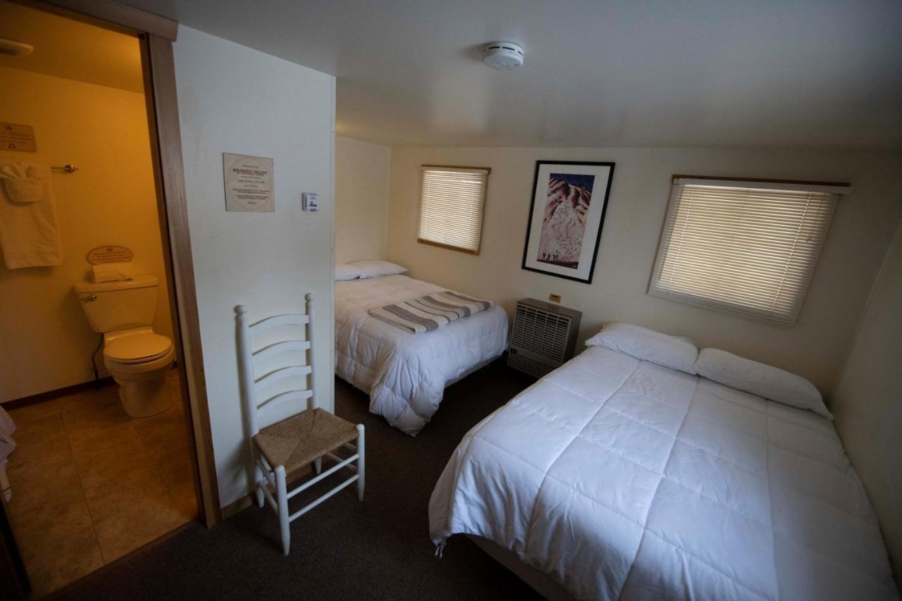 Majestic Valley Wilderness Lodge Sutton-Alpine エクステリア 写真